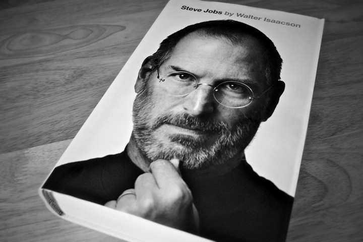 steve jobs book Biography of Steve Jobs by Walter Isaacson.
