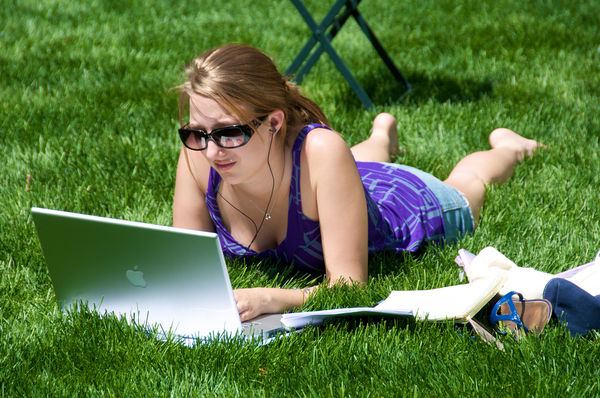 Freelance writing is a great way to work while you relax!  freelance writing for money